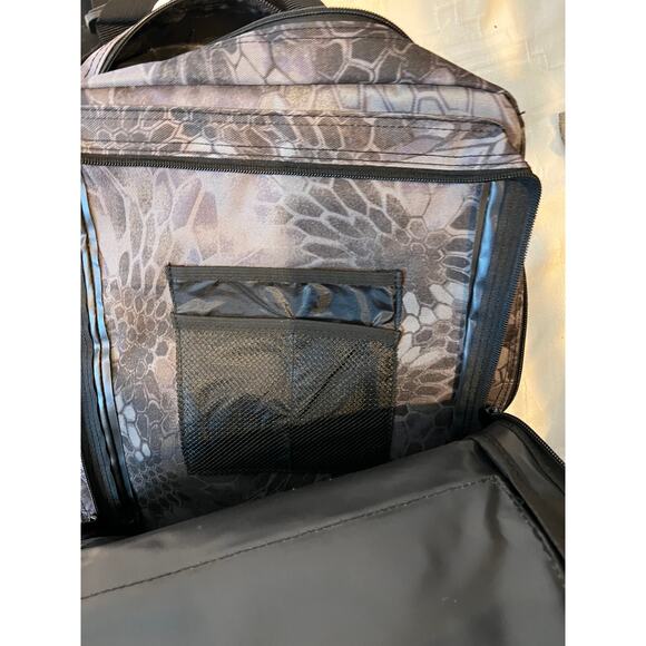 Generic Gray Camo Gamebag Backpack - Picture 4 of 5